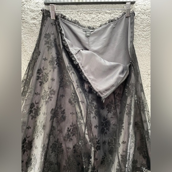 H&M Lace Skirt - Picture 5 of 5